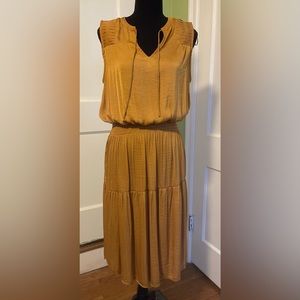 Simply Vera, Vera Wang Boho dress. Soft and silky with elastic waist. Tie neck.